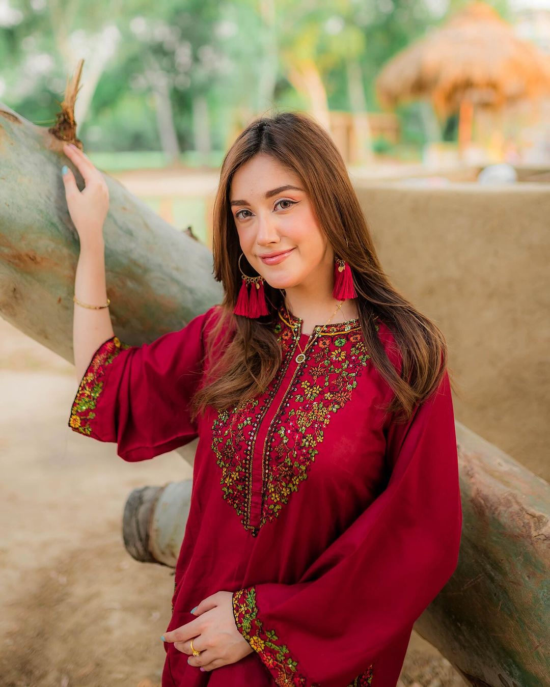 Pocket Sequence Embroidery 2Pc: Elevate Your Style!
